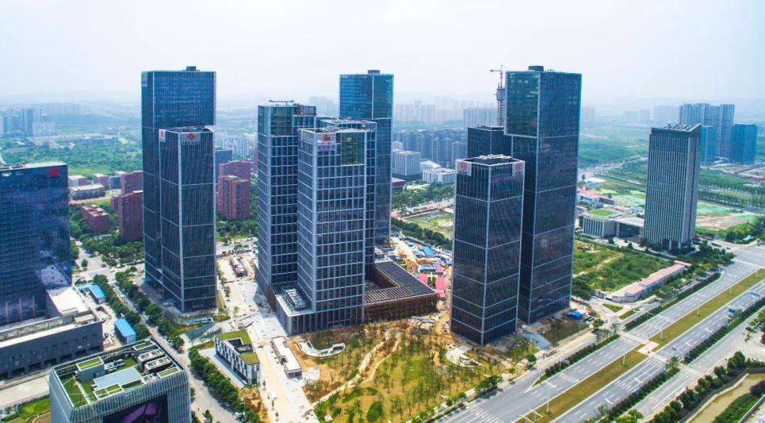 南京河西金融城.南报融媒体记者冯芃 摄
