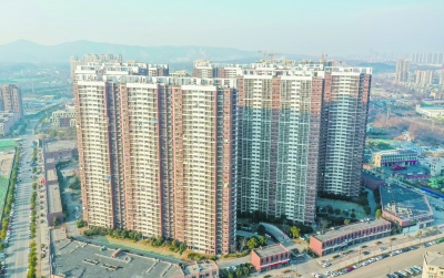 安置房珍珠雅苑有八栋高层楼房。 南报融媒体记者 董家训摄